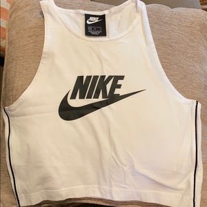 Nike women’s tank top